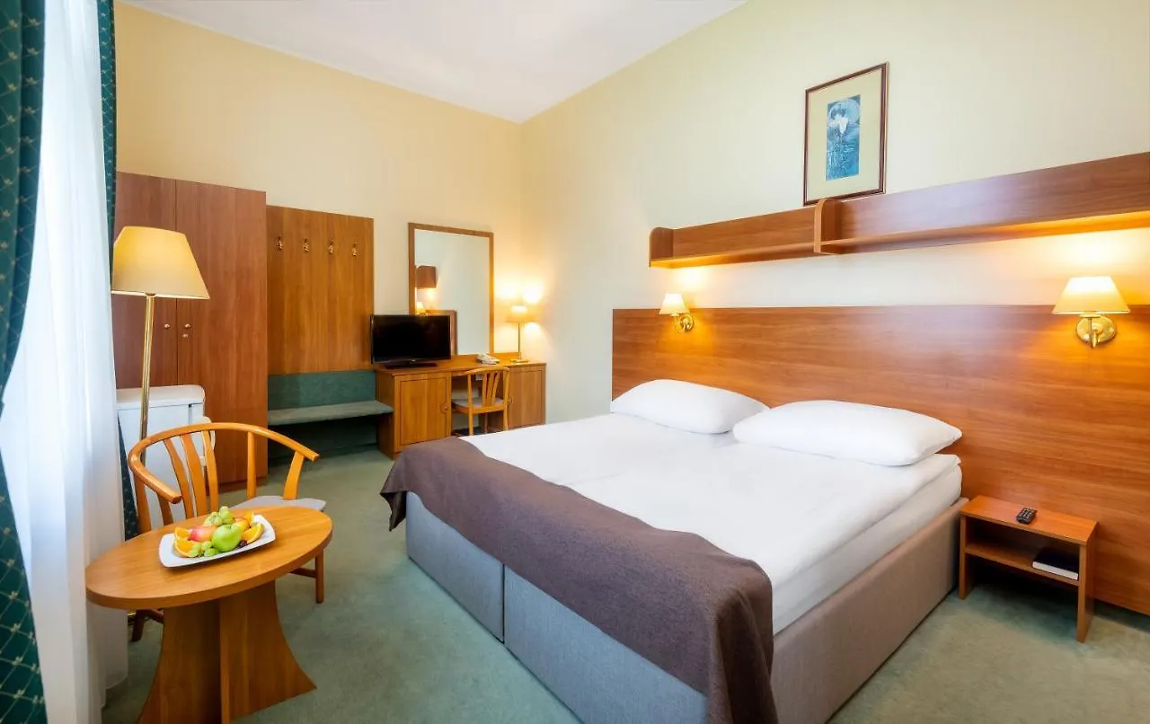 Hotel Millennium بودابست