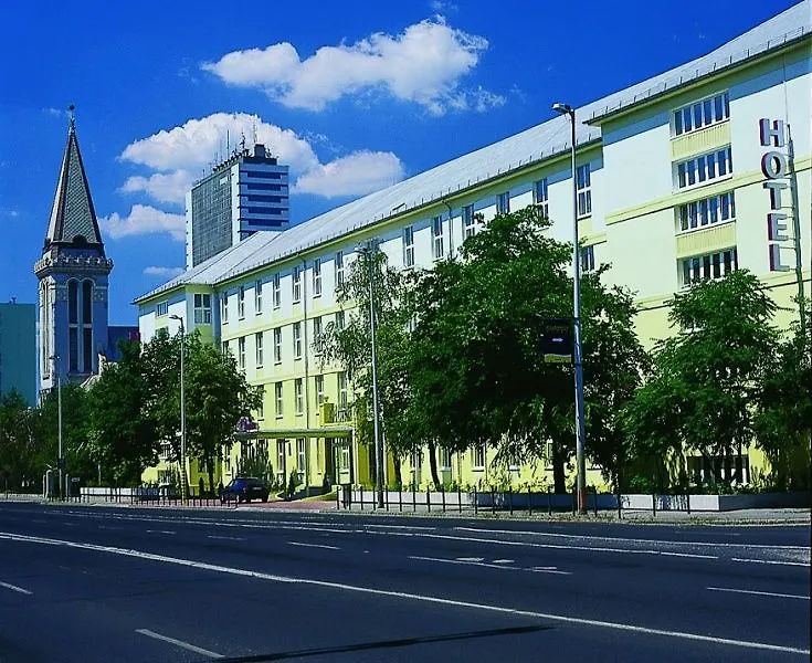 Hotel Millennium بودابست