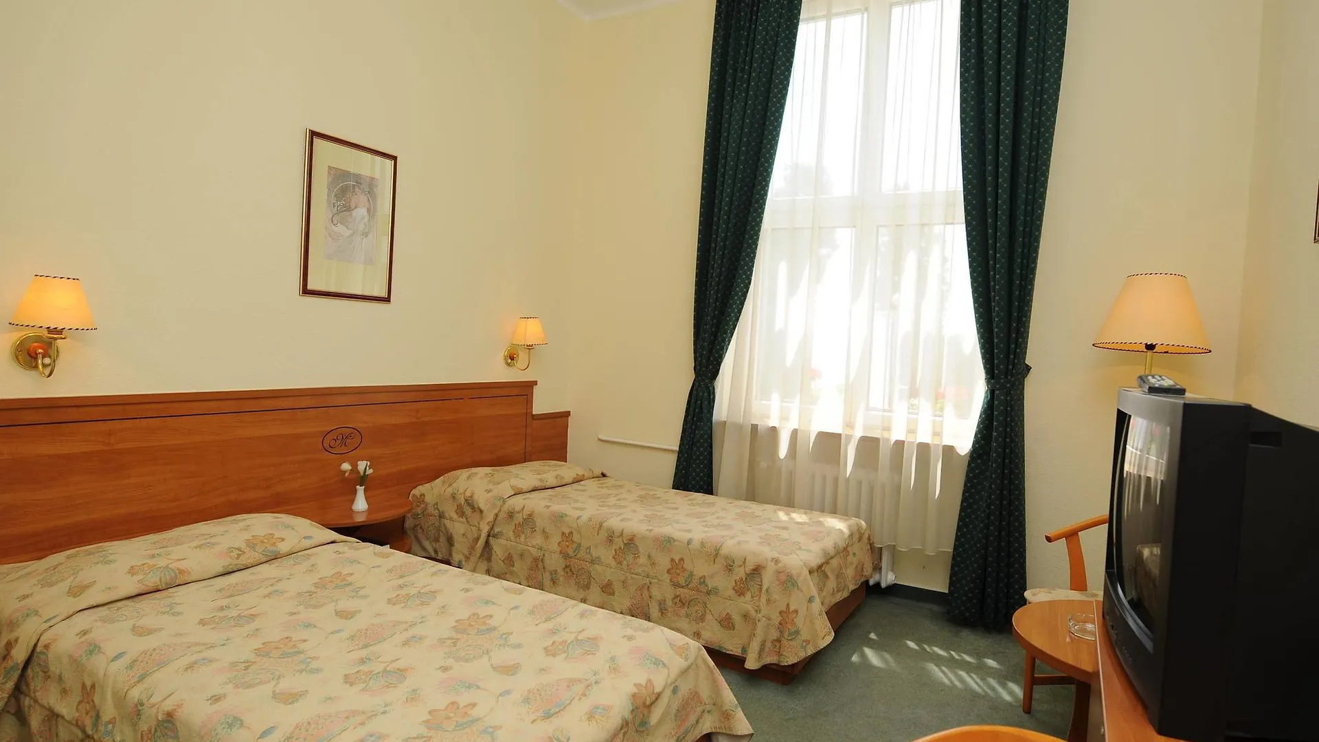 Hotel Millennium بودابست