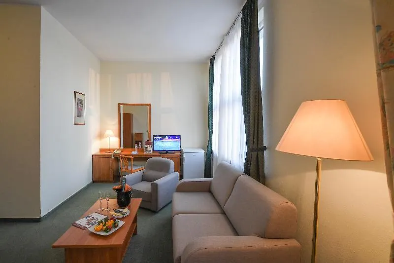 Hotel Millennium بودابست
